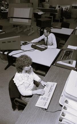 C2015-0001/029(20) - Student in Office