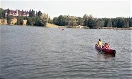 C2015-0001/024(05) - King Campus - Kids at Recreation Island