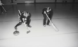 C2015-0001/026(45) - Women's Curling at Avonlea