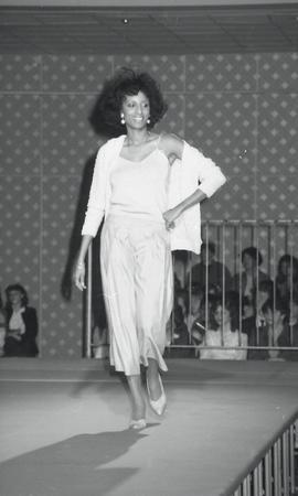 C2015-0001/020(31) Fashion Show '84