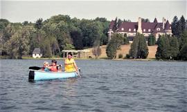 C2015-0001/024(05) - King Campus - Kids at Recreation Island