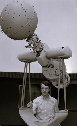 C2015-0001/027(38) - Phil Mozel and Kids in the Newnham Campus Planetarium