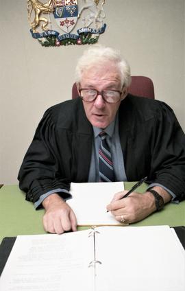 C2015-0001/025(25) - Law Clerk Student in Courtroom